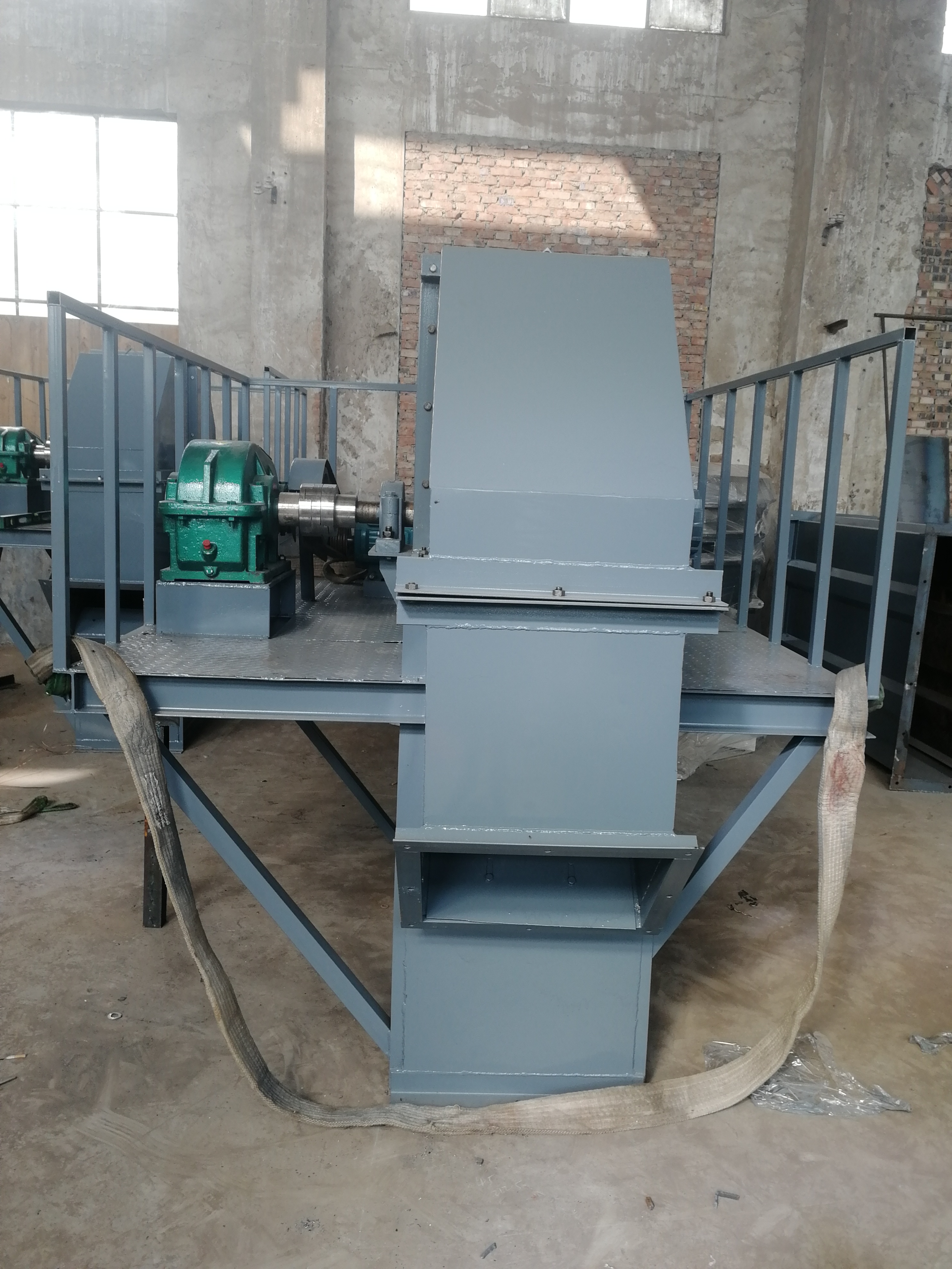 斗式提升機工作原理及發展？ (斗式提升機結構圖)